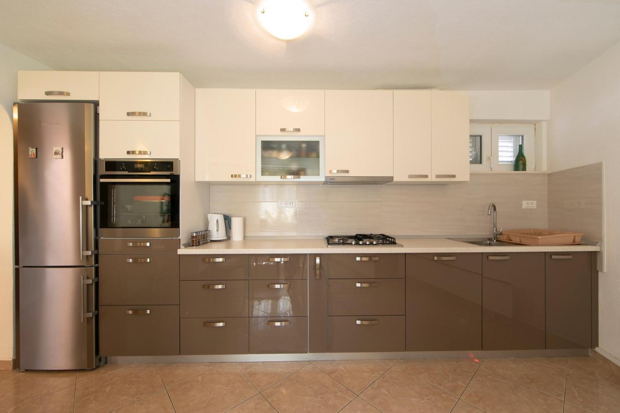 Apartmani Darinka 巴什卡沃达 外观 照片