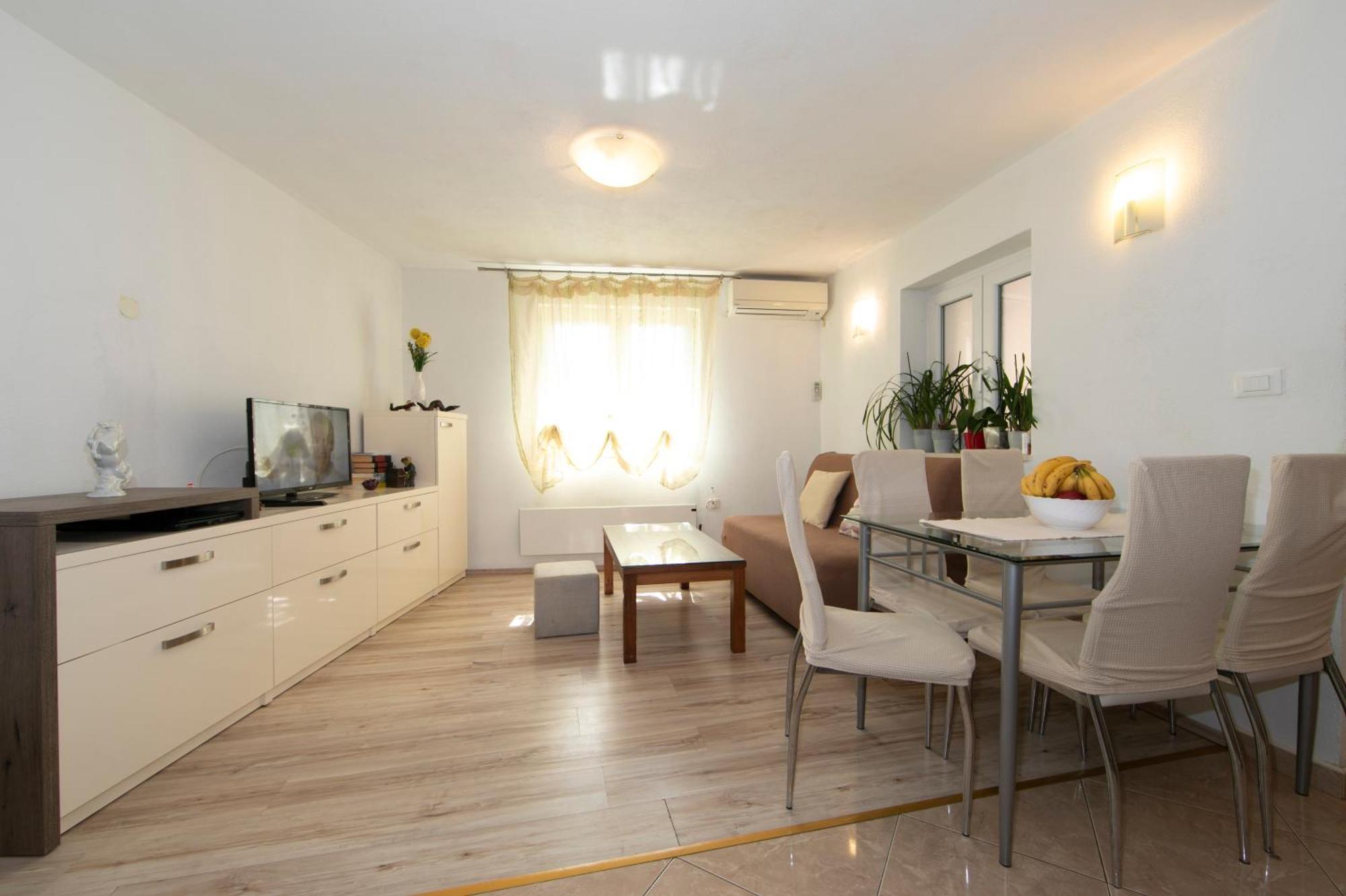 Apartmani Darinka 巴什卡沃达 外观 照片