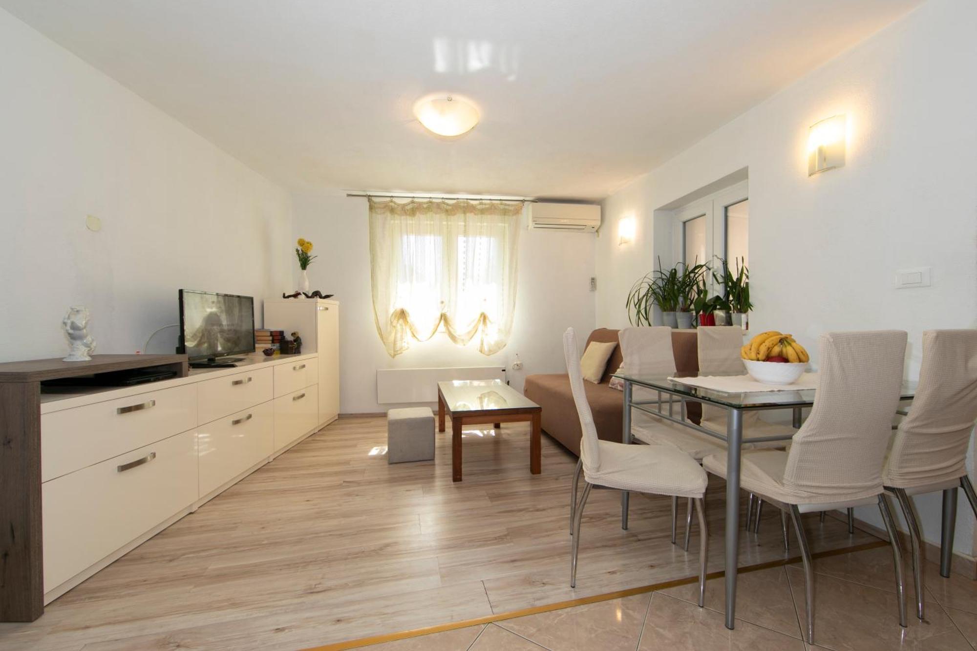 Apartmani Darinka 巴什卡沃达 外观 照片