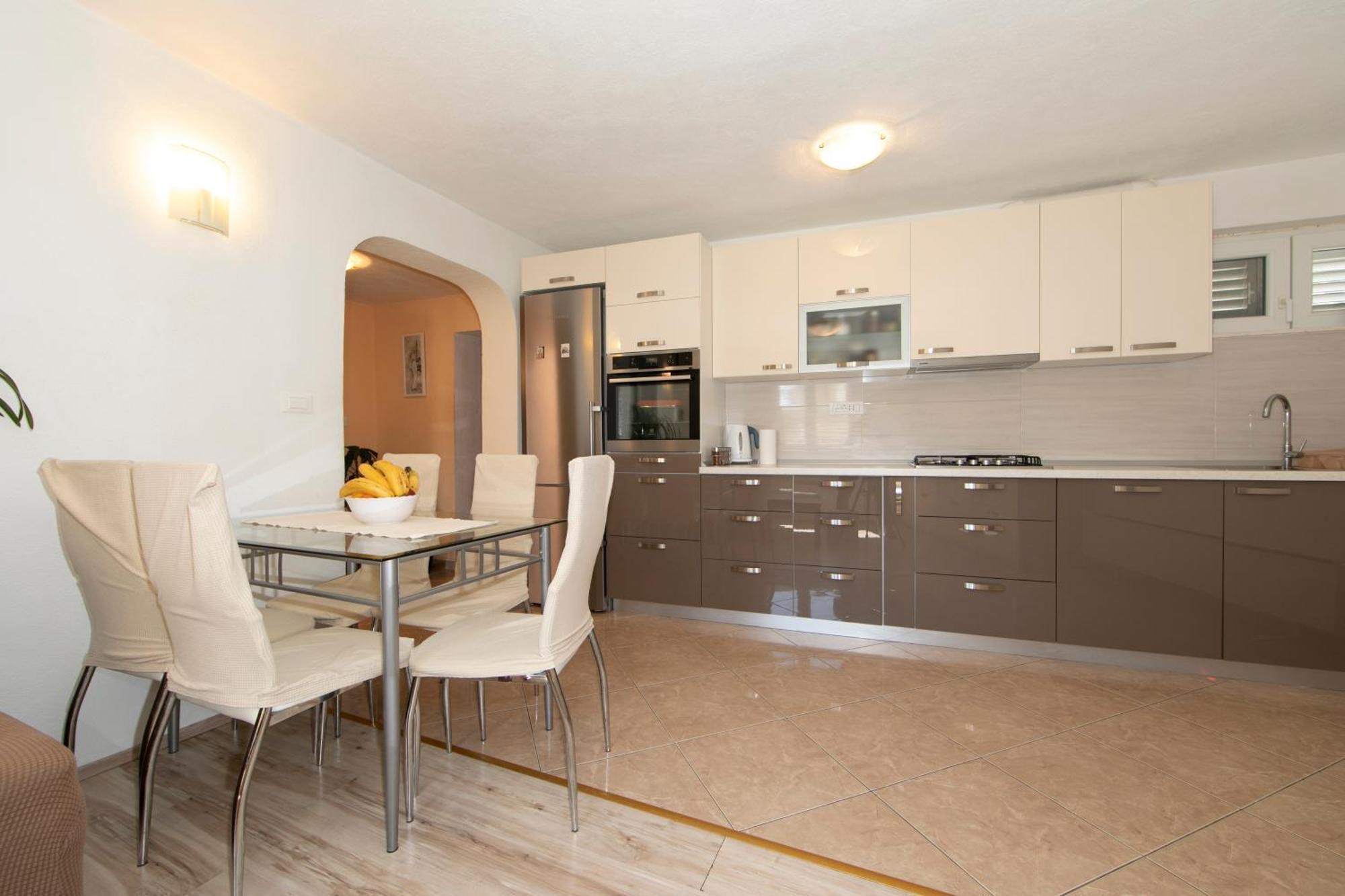 Apartmani Darinka 巴什卡沃达 外观 照片