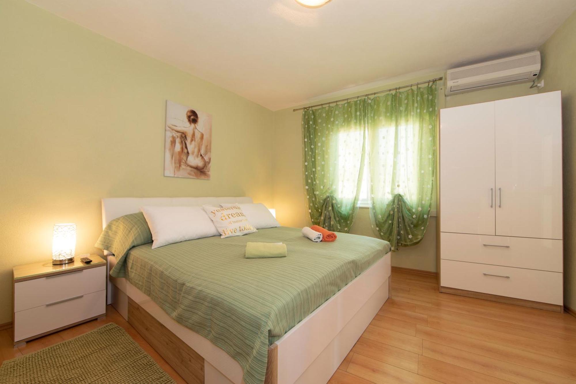 Apartmani Darinka 巴什卡沃达 外观 照片
