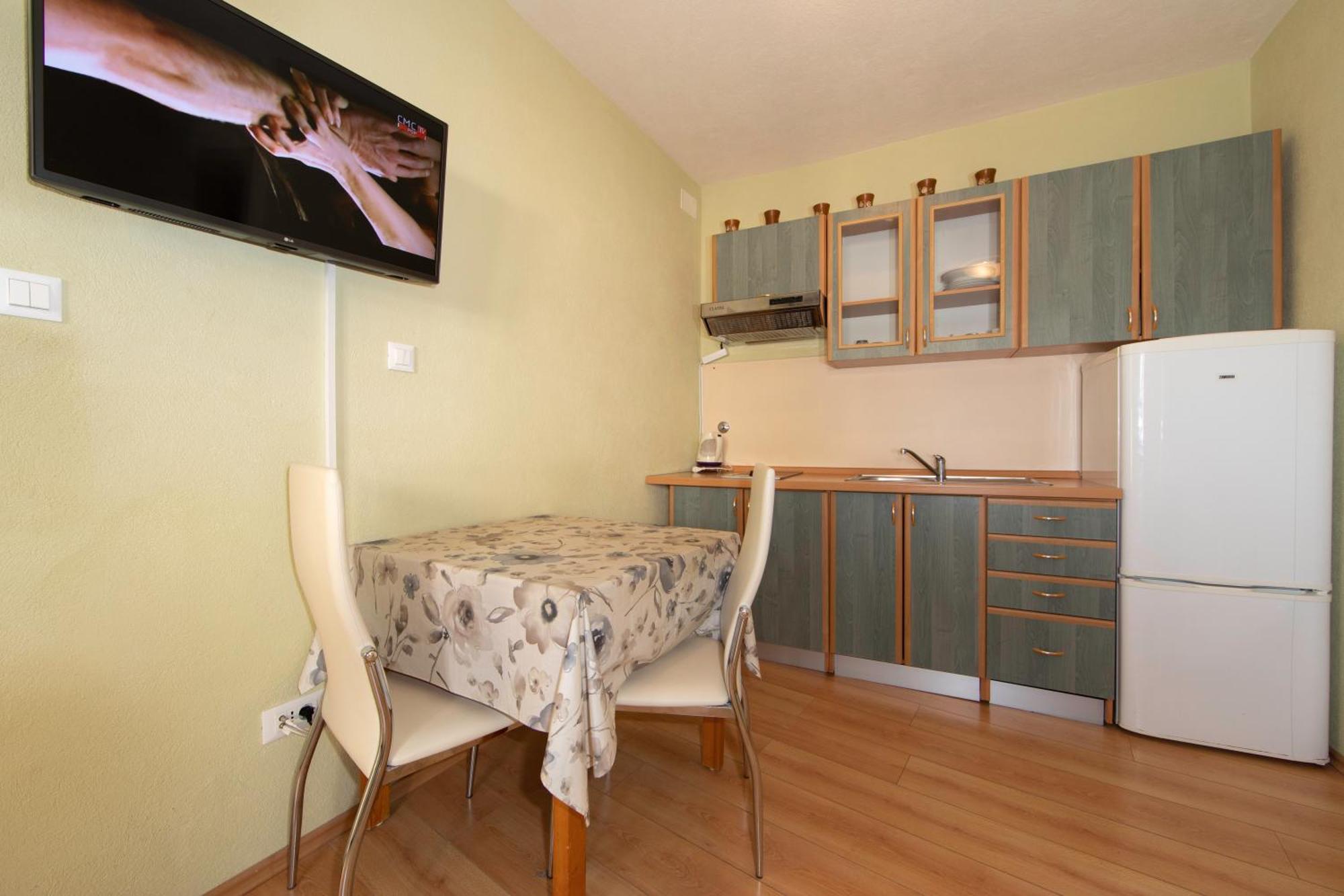 Apartmani Darinka 巴什卡沃达 外观 照片