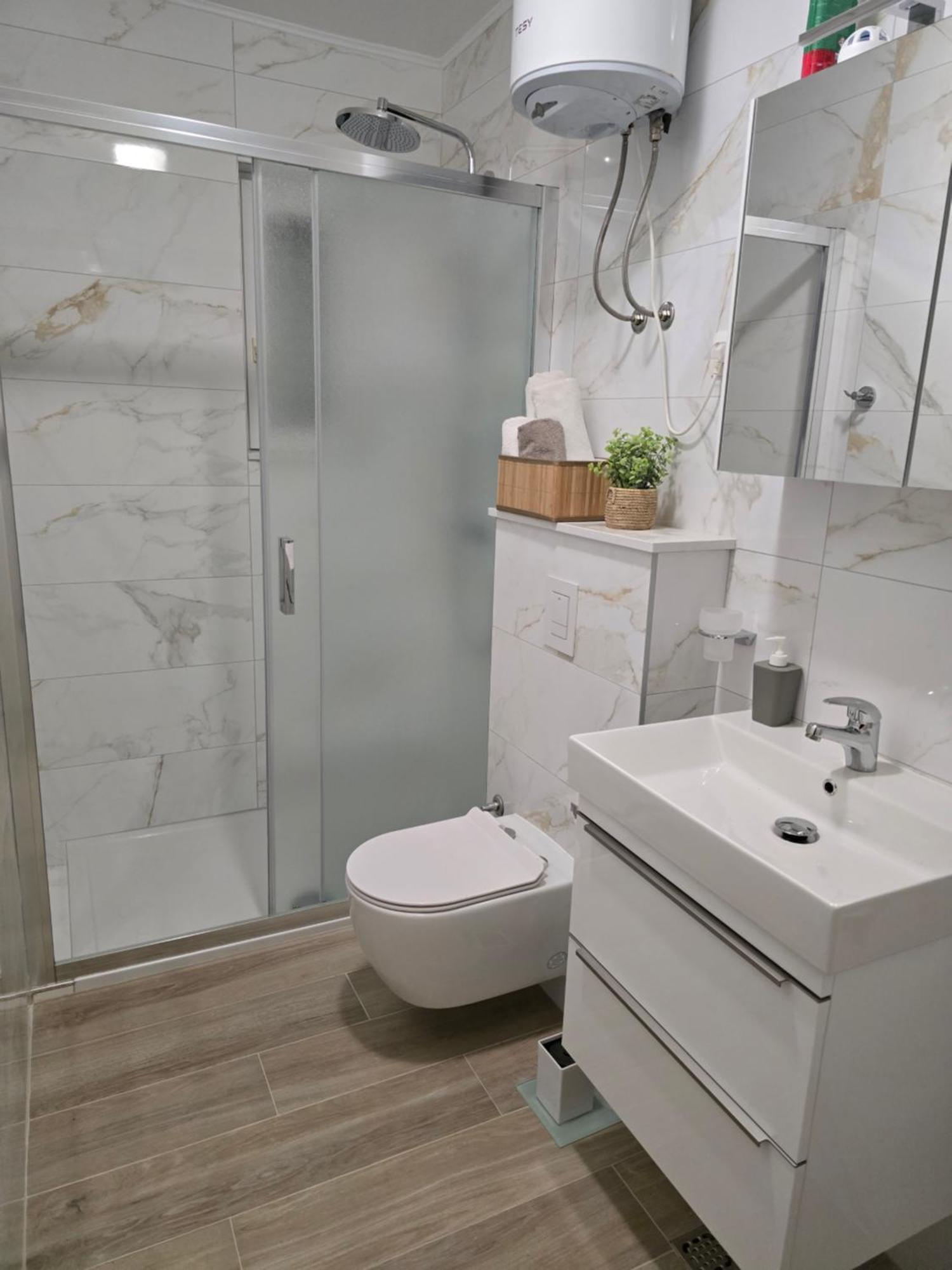 Apartmani Darinka 巴什卡沃达 外观 照片