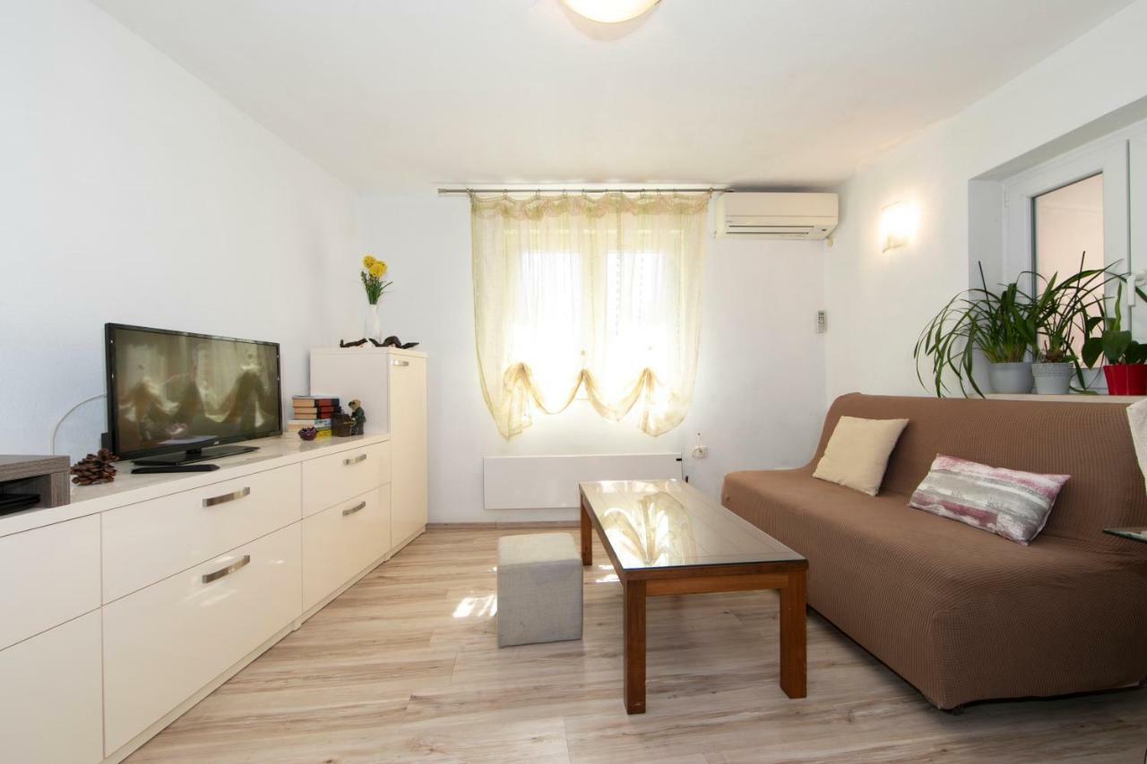 Apartmani Darinka 巴什卡沃达 外观 照片