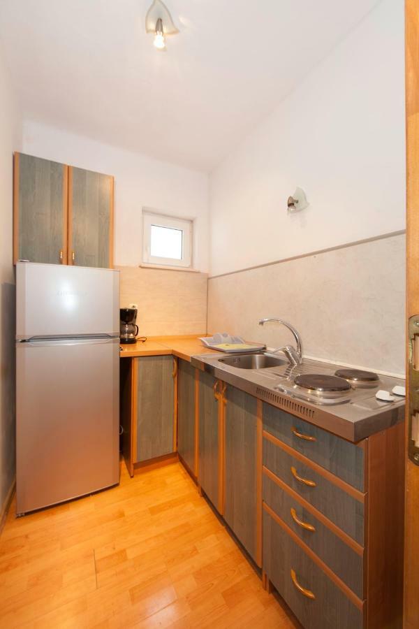 Apartmani Darinka 巴什卡沃达 外观 照片