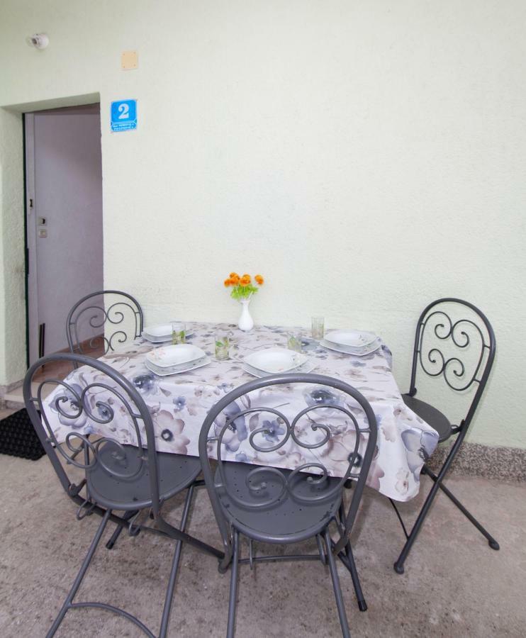 Apartmani Darinka 巴什卡沃达 外观 照片