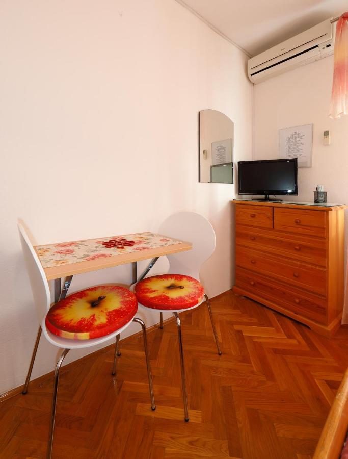 Apartmani Darinka 巴什卡沃达 外观 照片